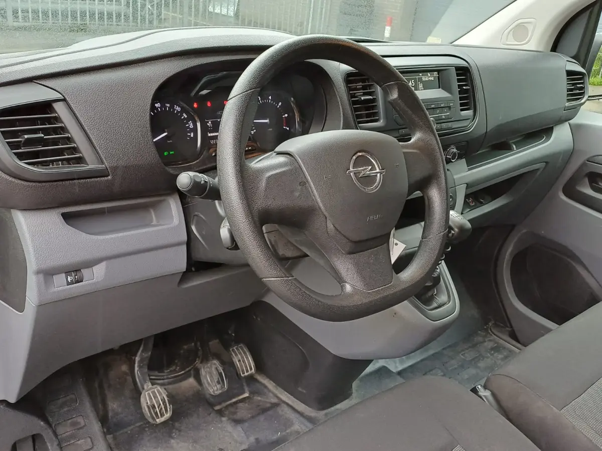 1.5 CDTI L3H1 | 9 PERS | BLUETOOTH | AIRCO | CRUISE | SIDEBARS |