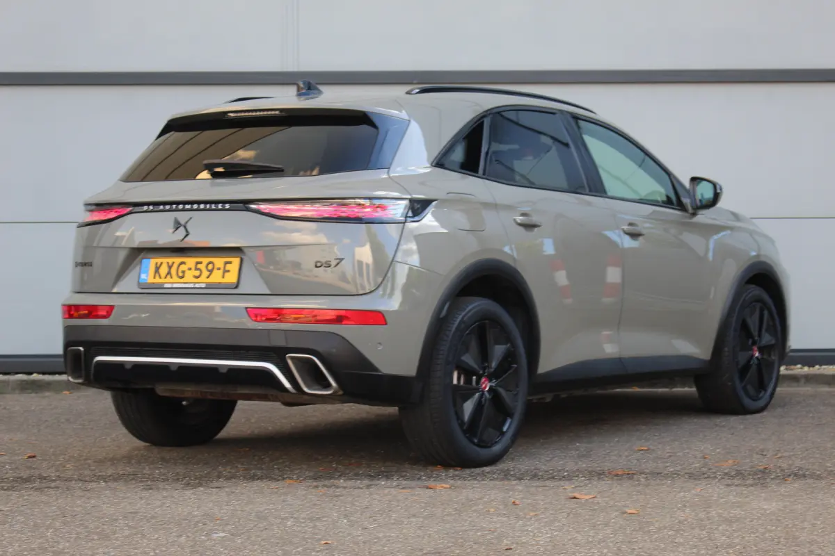 E-Tense 225 Performance Line | Camera | Memory | Dodehoek | Keyless | Alcantara | LED | Carplay | | Camera | Memory | Dodehoek | Keyless | Alcantara | LED | Carplay |