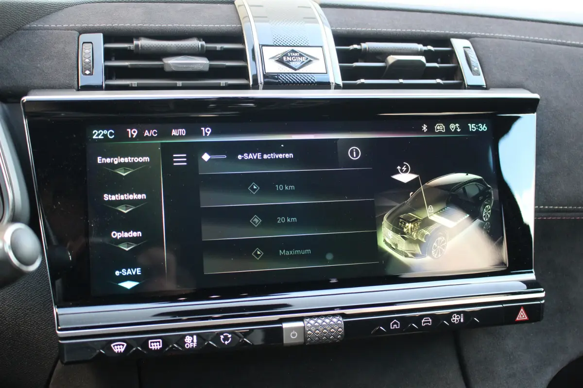 E-Tense 225 Performance Line | Camera | Memory | Dodehoek | Keyless | Alcantara | LED | Carplay | | Camera | Memory | Dodehoek | Keyless | Alcantara | LED | Carplay |