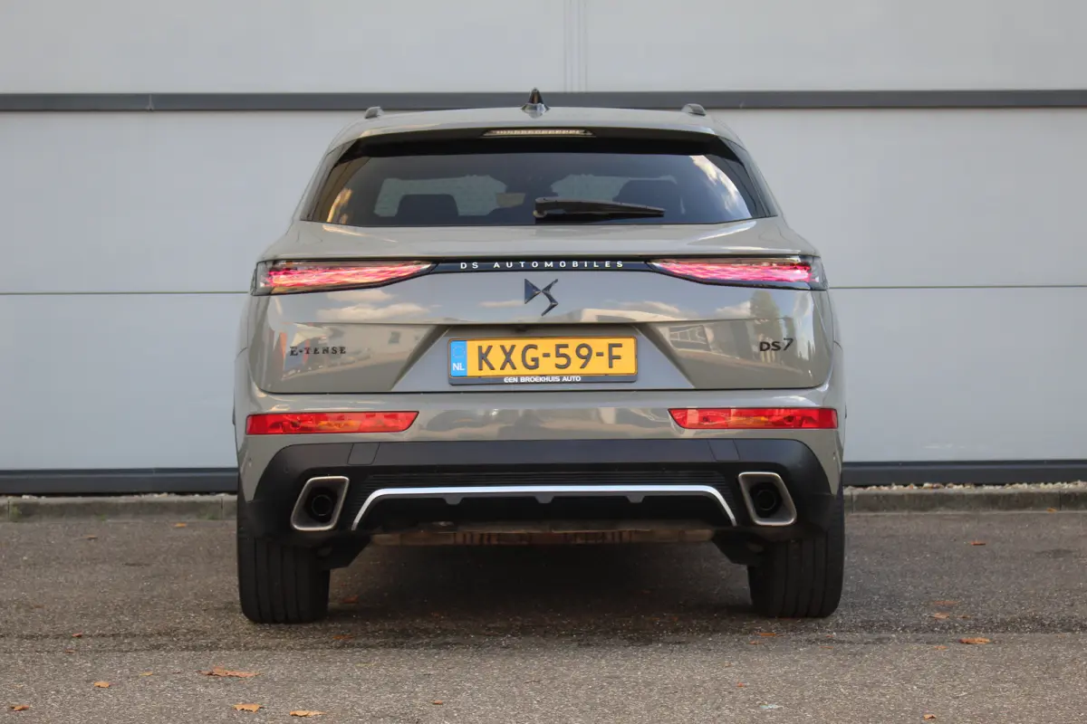 E-Tense 225 Performance Line | Camera | Memory | Dodehoek | Keyless | Alcantara | LED | Carplay | | Camera | Memory | Dodehoek | Keyless | Alcantara | LED | Carplay |