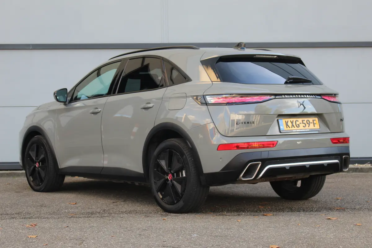 E-Tense 225 Performance Line | Camera | Memory | Dodehoek | Keyless | Alcantara | LED | Carplay | | Camera | Memory | Dodehoek | Keyless | Alcantara | LED | Carplay |