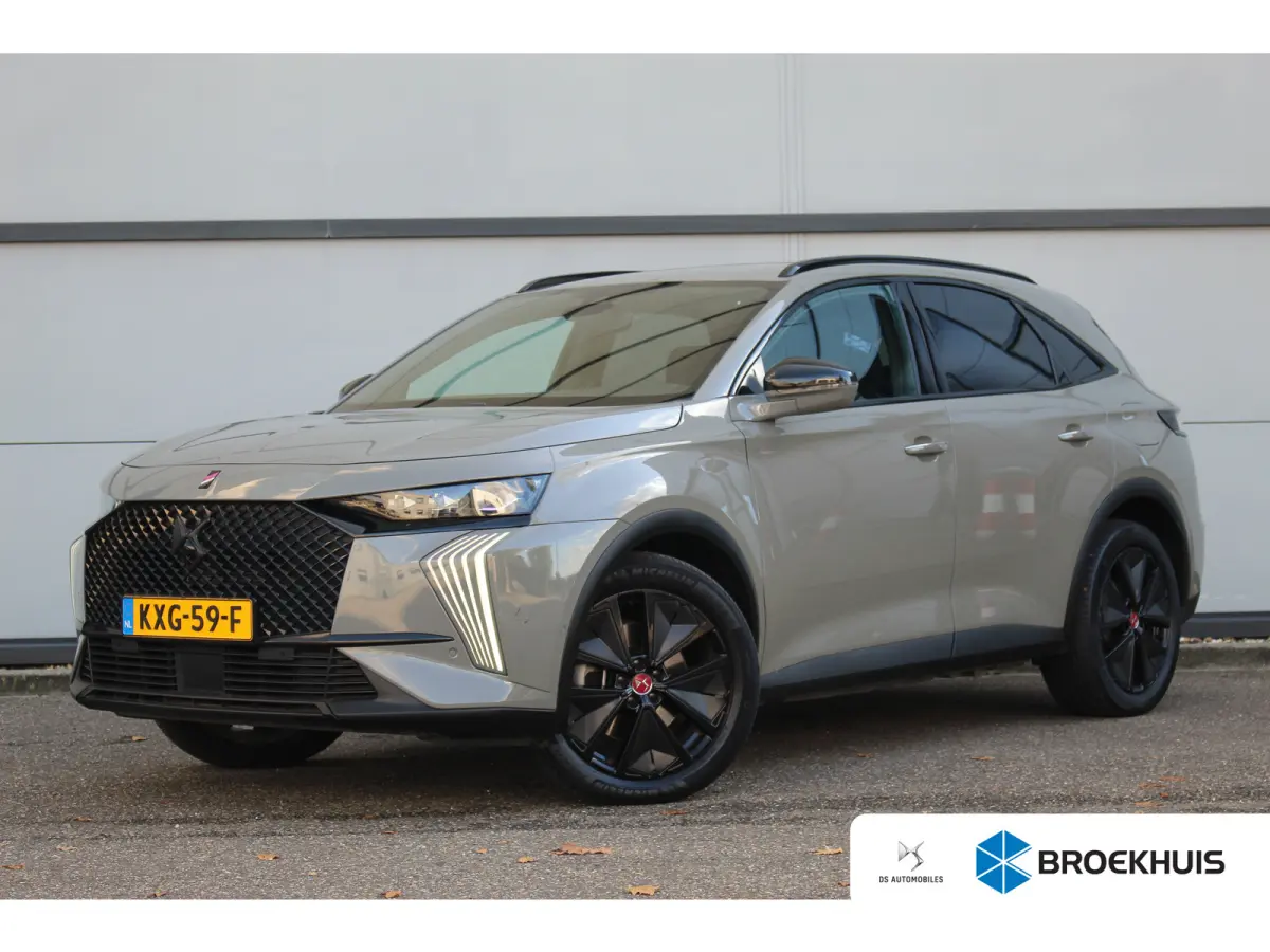 E-Tense 225 Performance Line | Camera | Memory | Dodehoek | Keyless | Alcantara | LED | Carplay | | Camera | Memory | Dodehoek | Keyless | Alcantara | LED | Carplay |