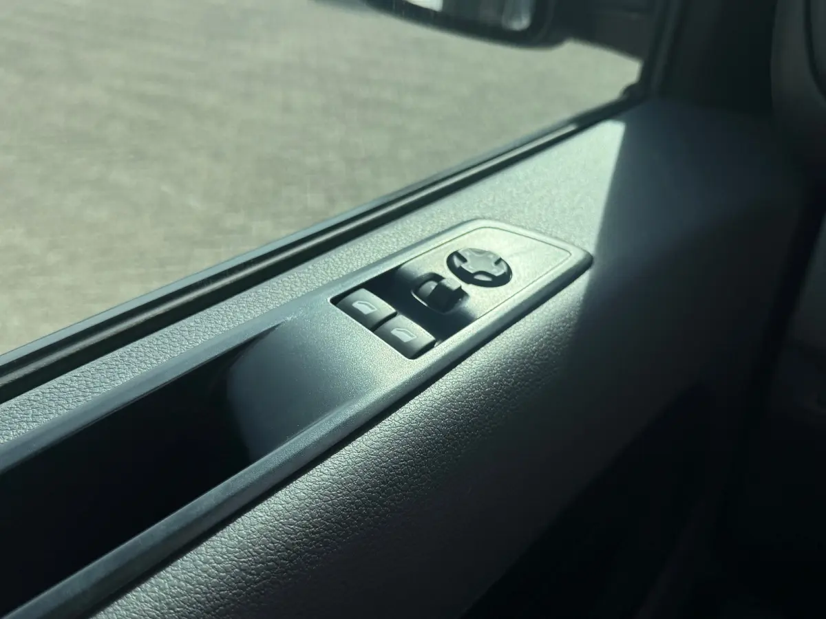 Electric 75KWH EXTRA RANGE INNOVATOR / NAVI / LEDER / CLIMA / KEYLESS / CAMERA / APPLE CARPLAY / WINTERPAKKET / 17" LMV / HUD / 1E EIGENAAR !!