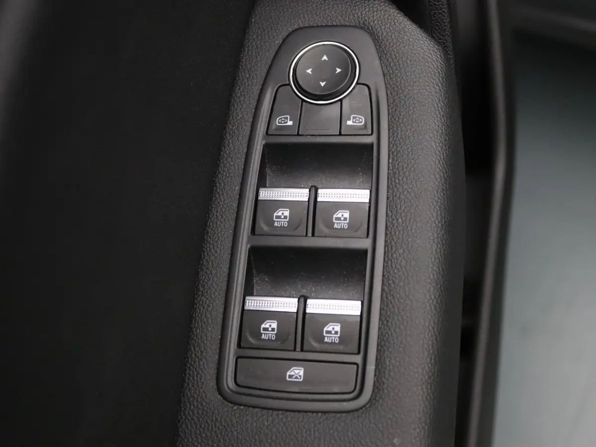 160pk E-Tech Plug-in Hybrid Intens Apple Carplay/Android Auto | Climate