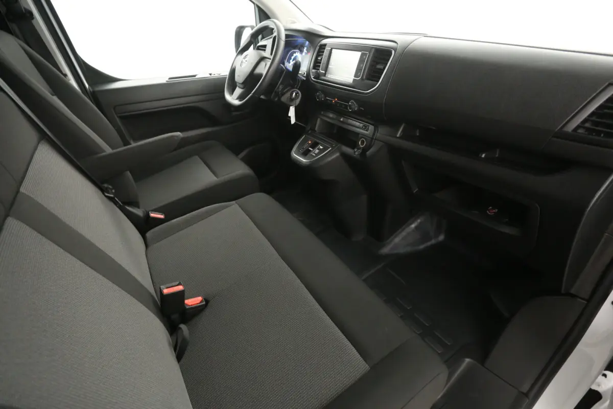 Electric L3H1 75 kWh | Snelladen | SOH 94% | Airco | Cruise | Carplay | 3 Zits | Parkeersens.