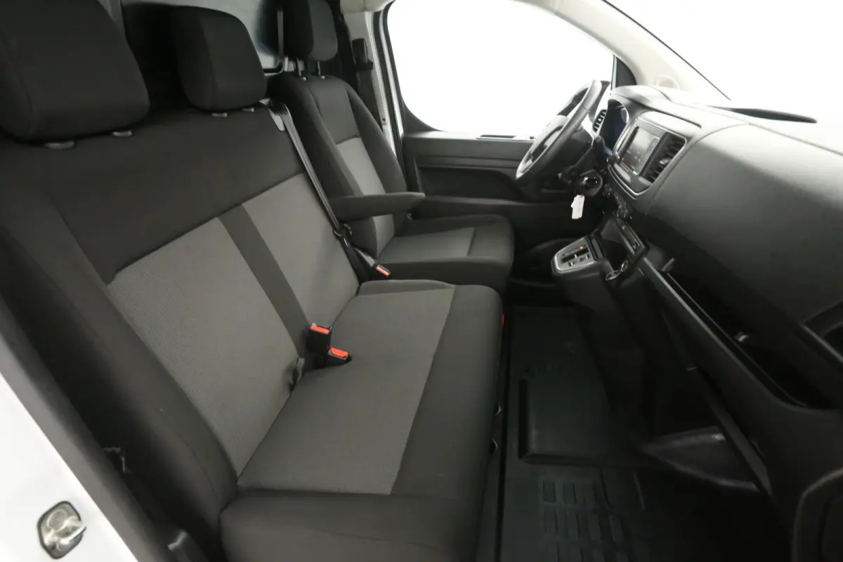 Electric L3H1 75 kWh | Snelladen | SOH 94% | Airco | Cruise | Carplay | 3 Zits | Parkeersens.