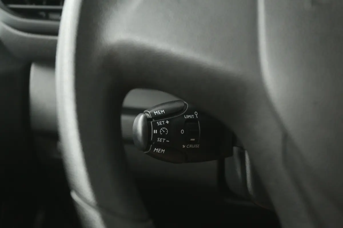 Electric L3H1 75 kWh | Snelladen | SOH 94% | Airco | Cruise | Carplay | 3 Zits | Parkeersens.
