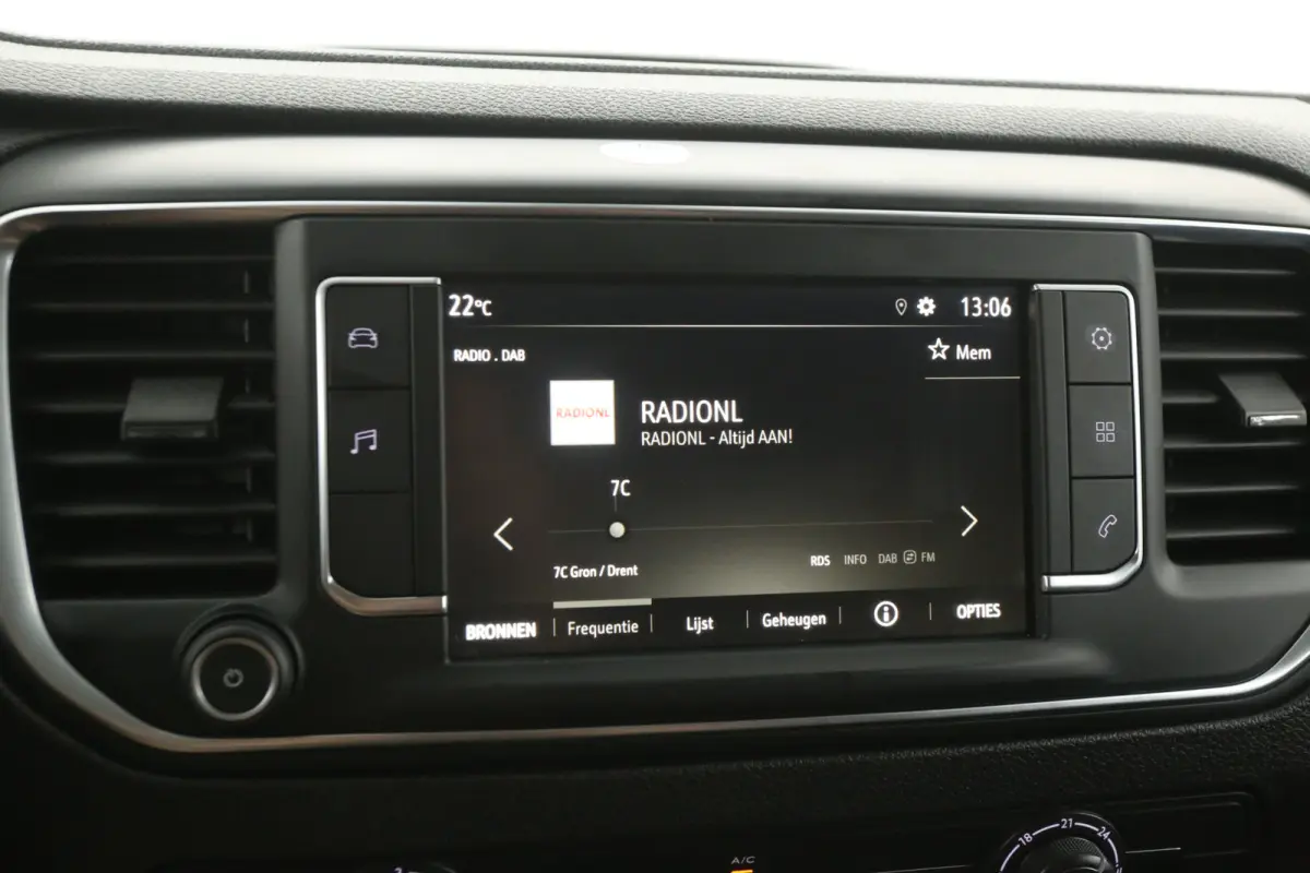 Electric L3H1 75 kWh | Snelladen | SOH 94% | Airco | Cruise | Carplay | 3 Zits | Parkeersens.