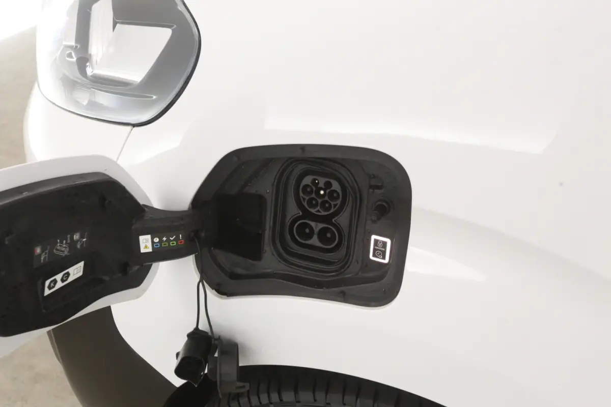 Electric L3H1 75 kWh | Snelladen | SOH 94% | Airco | Cruise | Carplay | 3 Zits | Parkeersens.