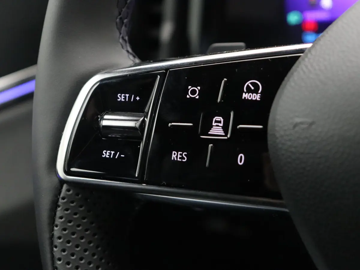 EV87 long range techno | Vijf jaar garantie | Active driver assist | Harman Kardon | Panoramisch dak |