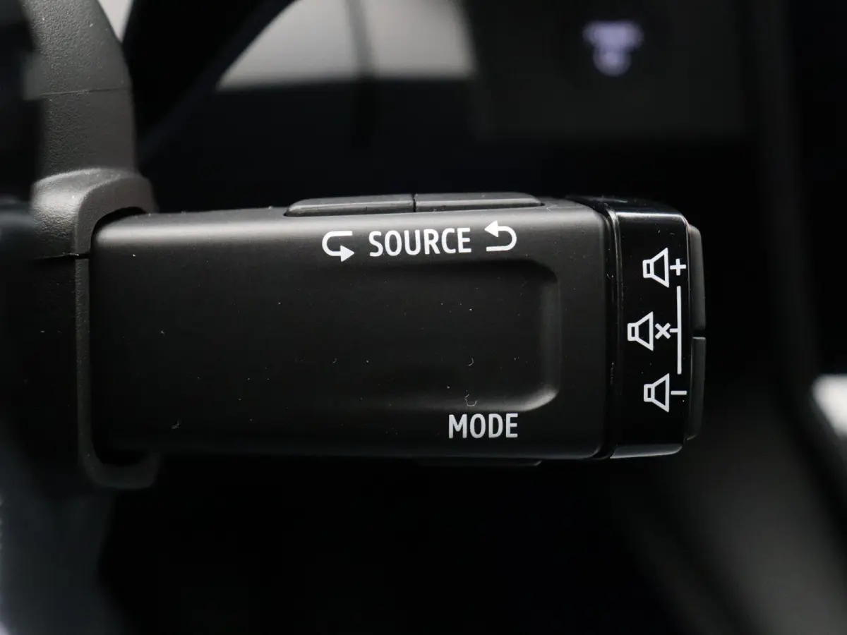 EV87 long range techno | Vijf jaar garantie | Active driver assist | Harman Kardon | Panoramisch dak |