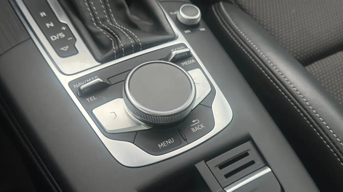 35 TFSI COD 150PK ADVANCE SPORT S-LINE AUTOMAAT / NAVI / LEDER / CLIMA / FULL-LED / PDC / KEYLESS / 19" LMV / 2X S-LINE / PANO. DAK / ORG. NL. / CRUISECONTROL  !!