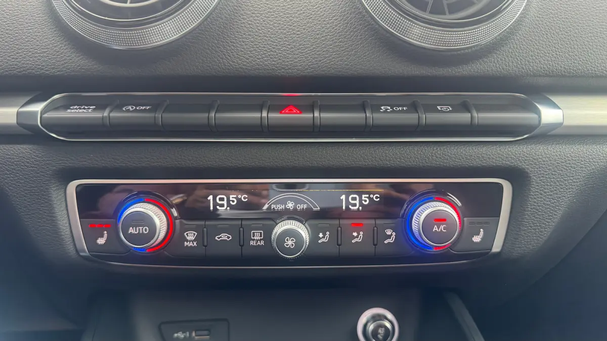 35 TFSI COD 150PK ADVANCE SPORT S-LINE AUTOMAAT / NAVI / LEDER / CLIMA / FULL-LED / PDC / KEYLESS / 19" LMV / 2X S-LINE / PANO. DAK / ORG. NL. / CRUISECONTROL  !!