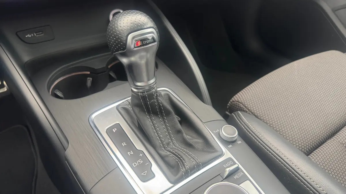 35 TFSI COD 150PK ADVANCE SPORT S-LINE AUTOMAAT / NAVI / LEDER / CLIMA / FULL-LED / PDC / KEYLESS / 19" LMV / 2X S-LINE / PANO. DAK / ORG. NL. / CRUISECONTROL  !!