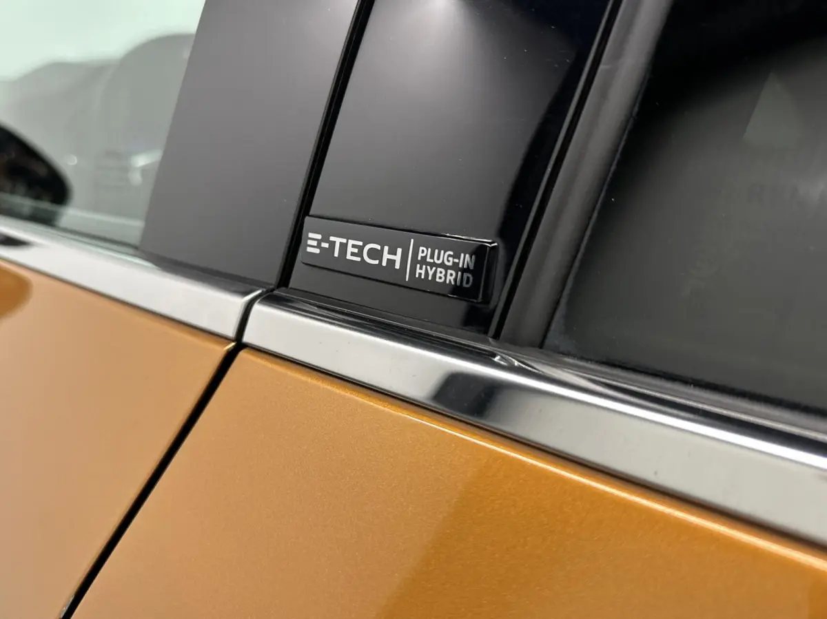 1.6 E-Tech Plug-in Hybrid 160 Intens NAVI CAMERA CARPLAY CRUISE.