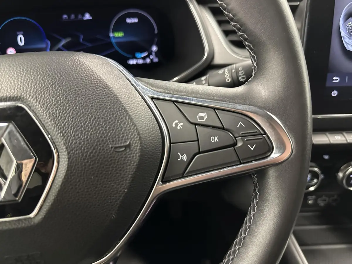 1.6 E-Tech Plug-in Hybrid 160 Intens NAVI CAMERA CARPLAY CRUISE.