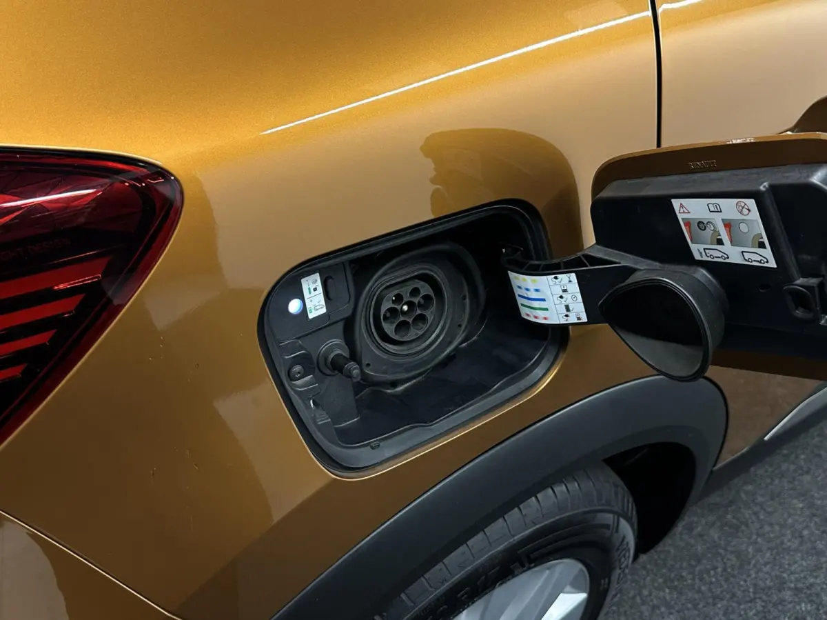 1.6 E-Tech Plug-in Hybrid 160 Intens NAVI CAMERA CARPLAY CRUISE.