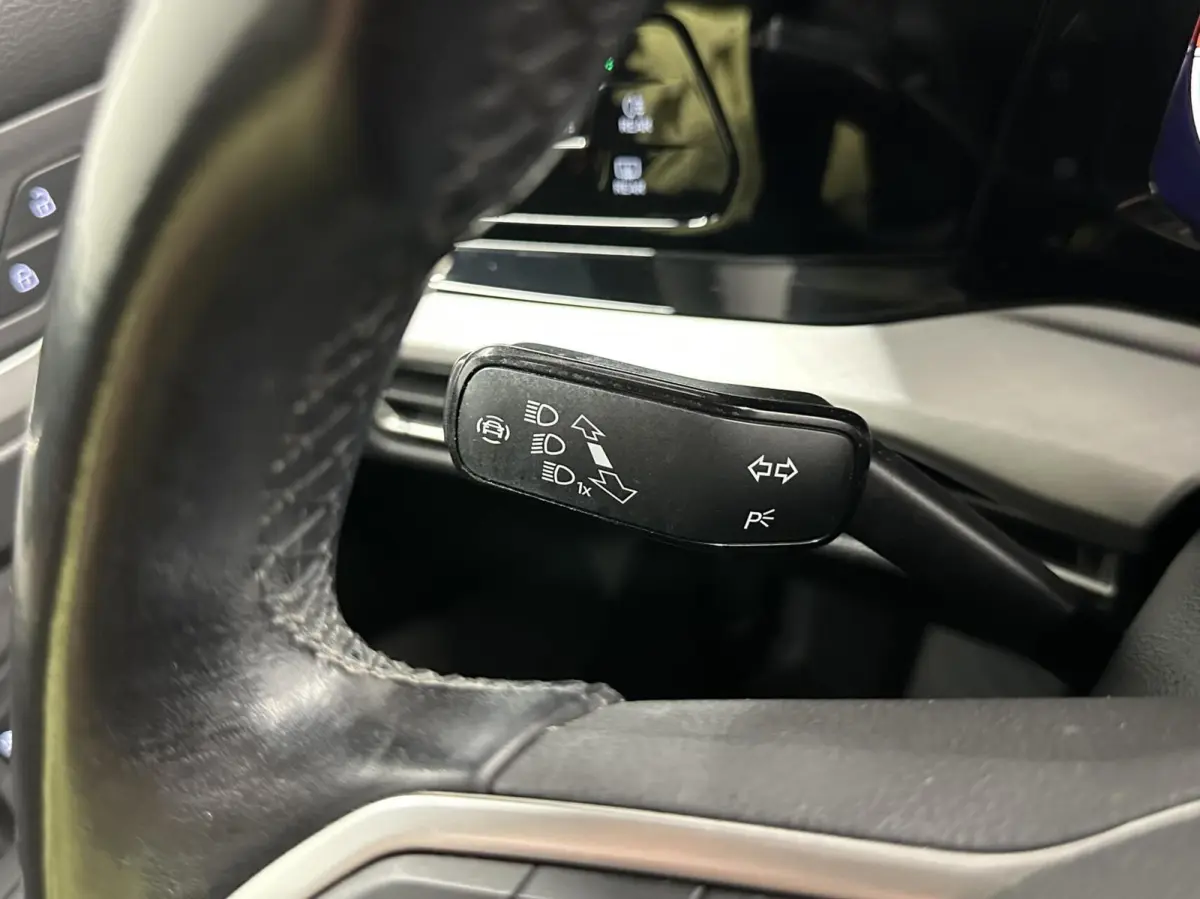 1.0 TSI Life Business TREKHAAK CARPLAY NAVI ADAPTIEF CRUISE.