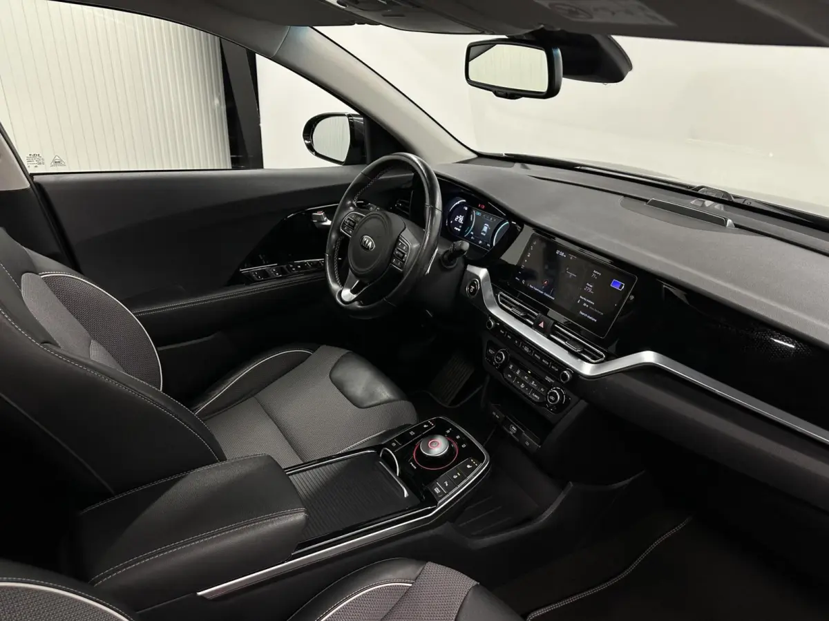 DynamicPlusLine 64 kWh CAMERA CARPLAY SCHUIF/KANTEL DAK NAVI ADAPTIEF CRUISE.