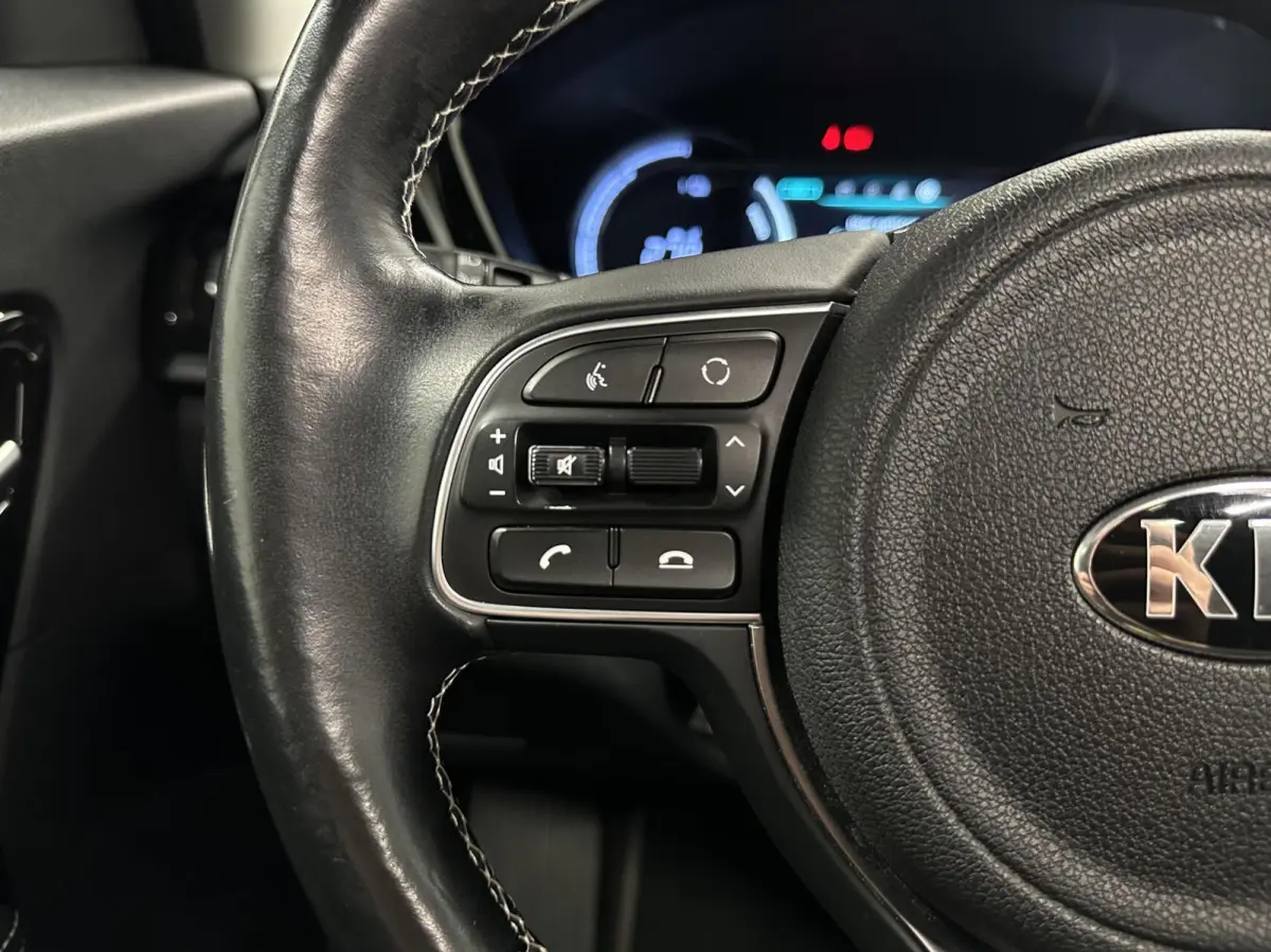 DynamicPlusLine 64 kWh CAMERA CARPLAY SCHUIF/KANTEL DAK NAVI ADAPTIEF CRUISE.