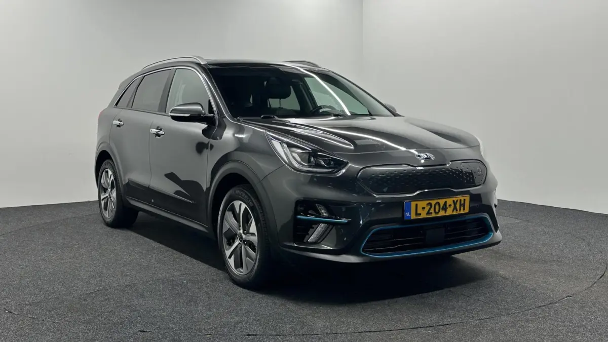 DynamicPlusLine 64 kWh CAMERA CARPLAY SCHUIF/KANTEL DAK NAVI ADAPTIEF CRUISE.