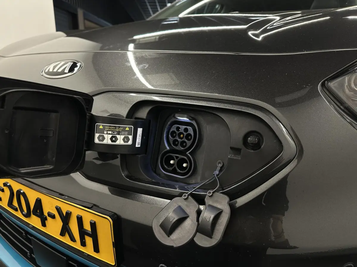 DynamicPlusLine 64 kWh CAMERA CARPLAY SCHUIF/KANTEL DAK NAVI ADAPTIEF CRUISE.