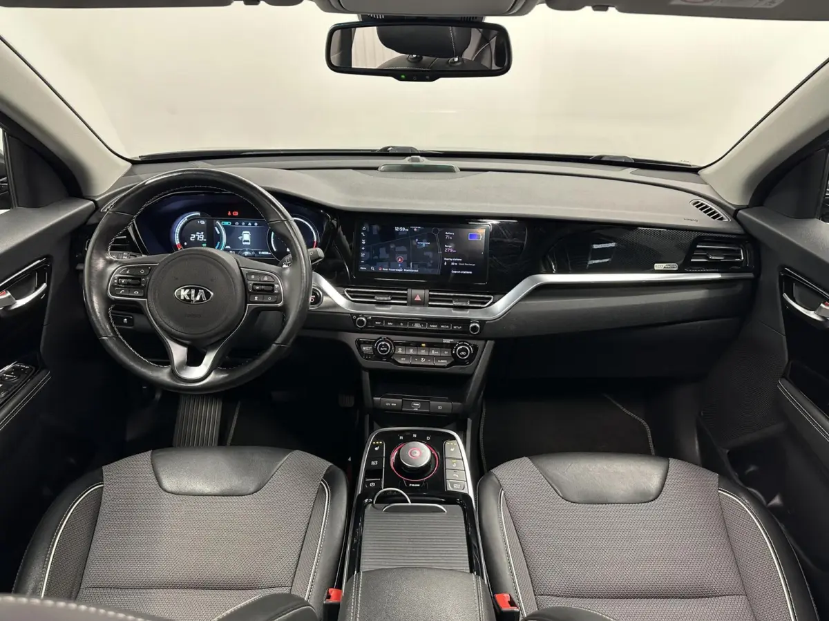 DynamicPlusLine 64 kWh CAMERA CARPLAY SCHUIF/KANTEL DAK NAVI ADAPTIEF CRUISE.