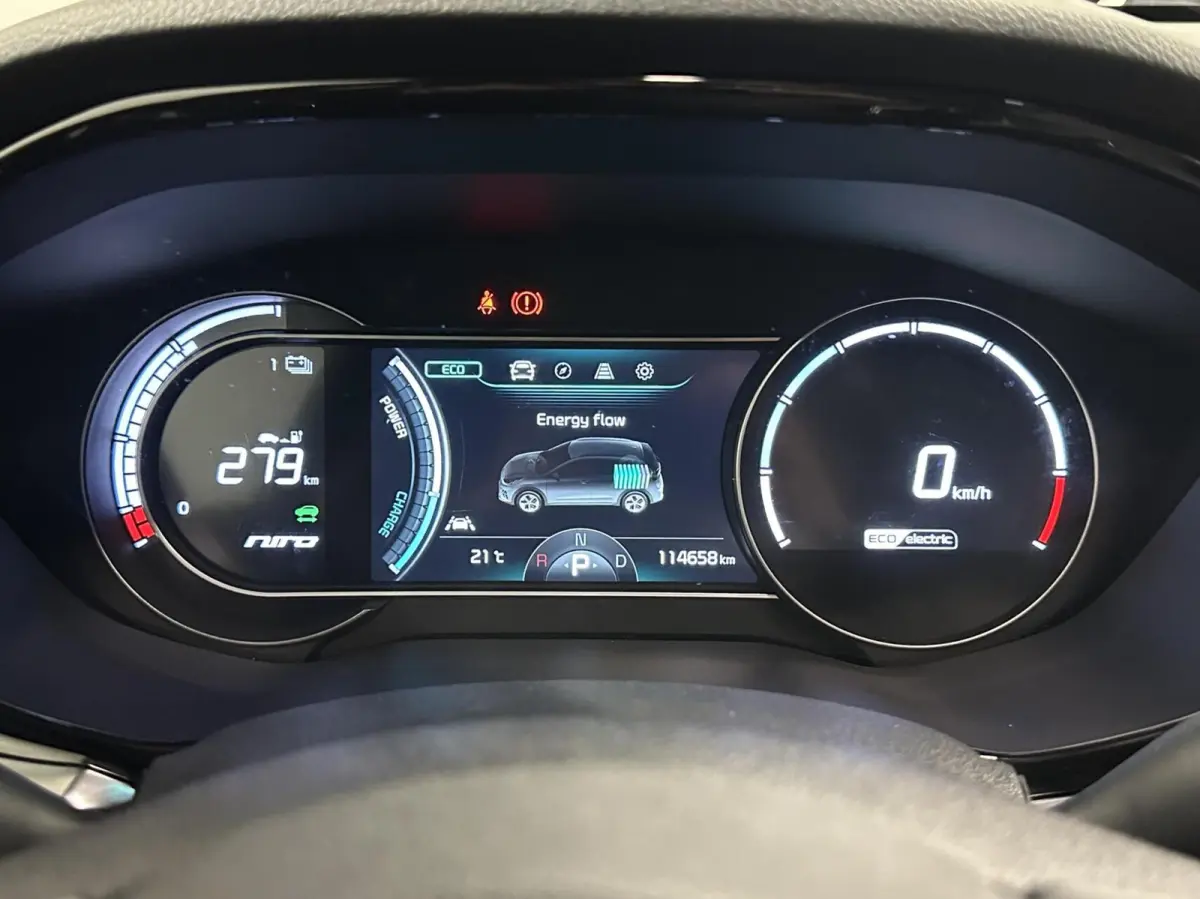 DynamicPlusLine 64 kWh CAMERA CARPLAY SCHUIF/KANTEL DAK NAVI ADAPTIEF CRUISE.