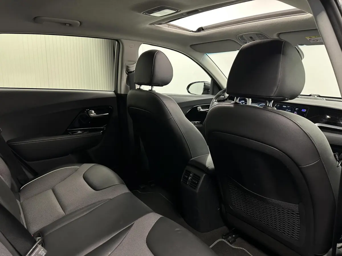 DynamicPlusLine 64 kWh CAMERA CARPLAY SCHUIF/KANTEL DAK NAVI ADAPTIEF CRUISE.