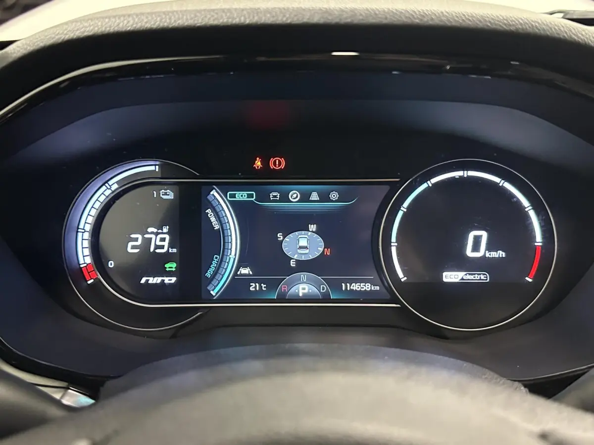 DynamicPlusLine 64 kWh CAMERA CARPLAY SCHUIF/KANTEL DAK NAVI ADAPTIEF CRUISE.