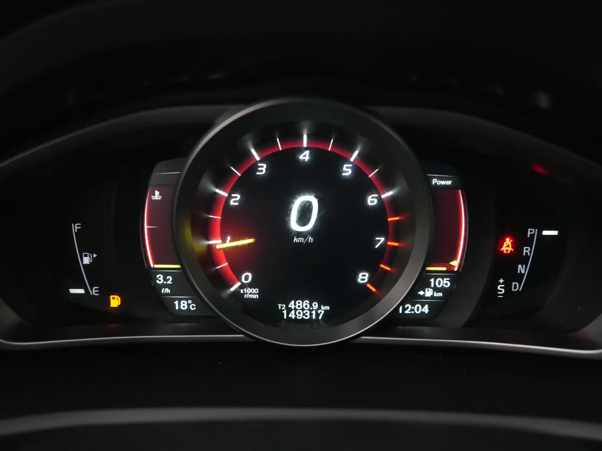 T3 Polar+ Sport | Panoramadak | Standkachel | Harman/Kardon | Volvo On Call | Camera | Nubuck-Leder | LED | R-Design