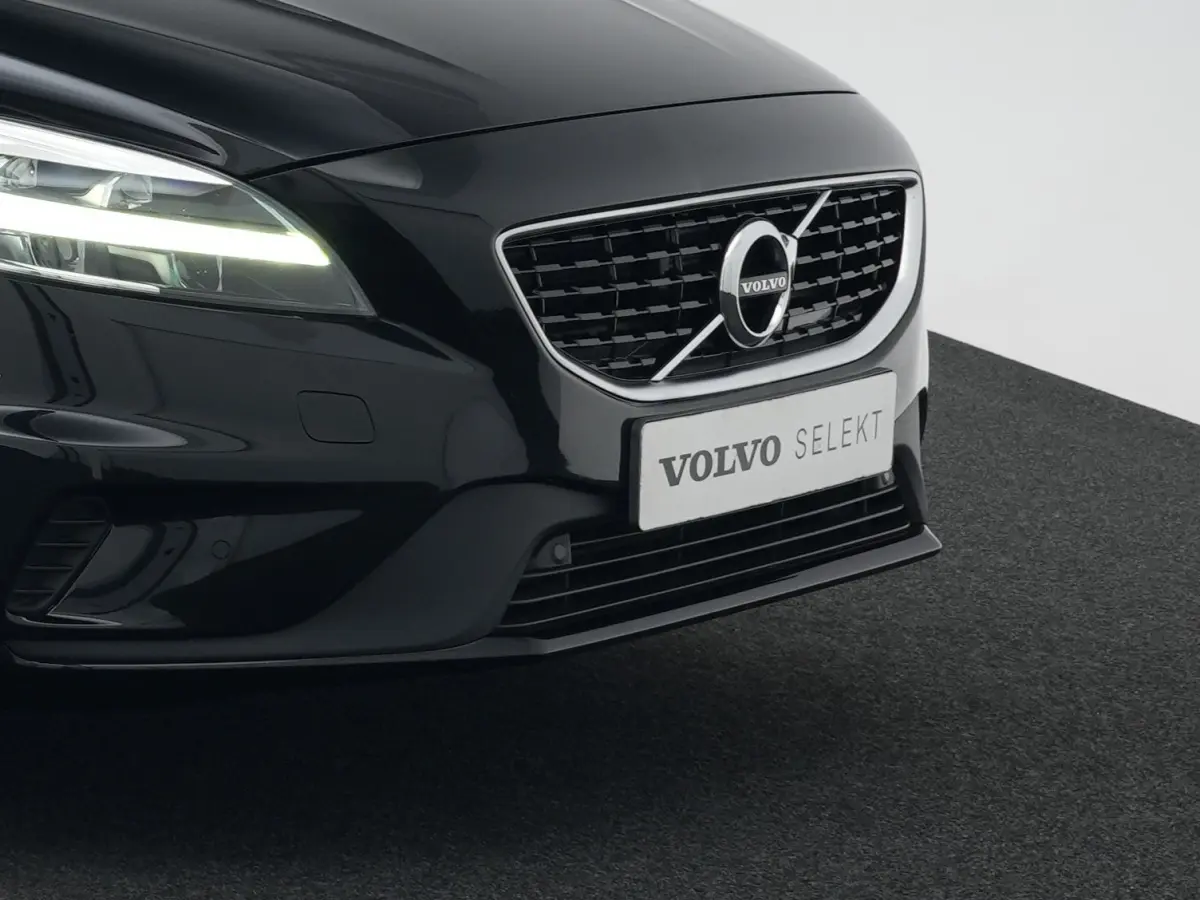 T3 Polar+ Sport | Panoramadak | Standkachel | Harman/Kardon | Volvo On Call | Camera | Nubuck-Leder | LED | R-Design