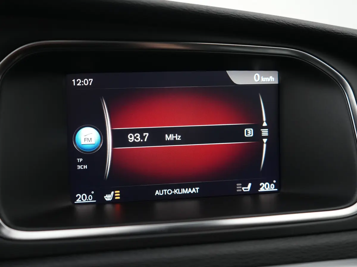T3 Polar+ Sport | Panoramadak | Standkachel | Harman/Kardon | Volvo On Call | Camera | Nubuck-Leder | LED | R-Design
