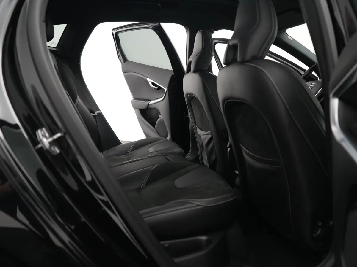 T3 Polar+ Sport | Panoramadak | Standkachel | Harman/Kardon | Volvo On Call | Camera | Nubuck-Leder | LED | R-Design