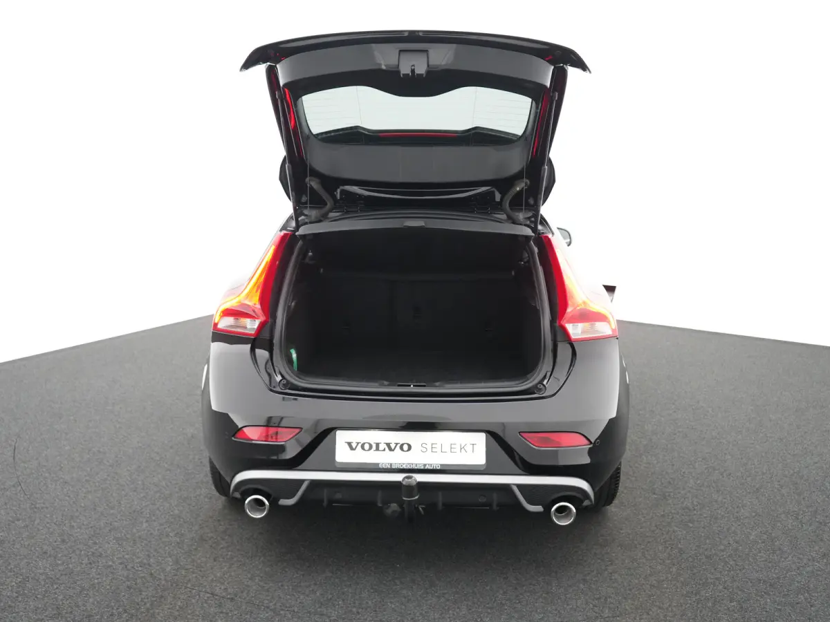 T3 Polar+ Sport | Panoramadak | Standkachel | Harman/Kardon | Volvo On Call | Camera | Nubuck-Leder | LED | R-Design