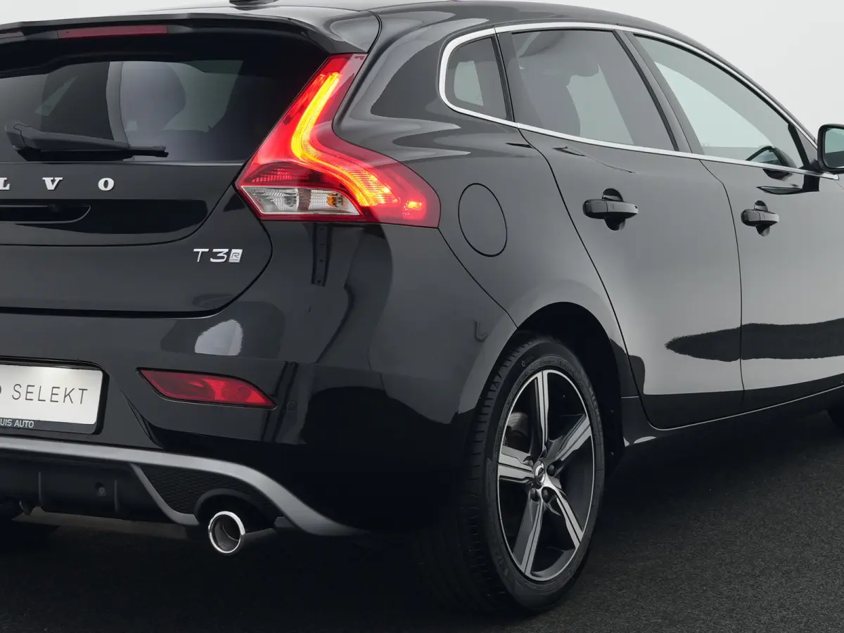 T3 Polar+ Sport | Panoramadak | Standkachel | Harman/Kardon | Volvo On Call | Camera | Nubuck-Leder | LED | R-Design