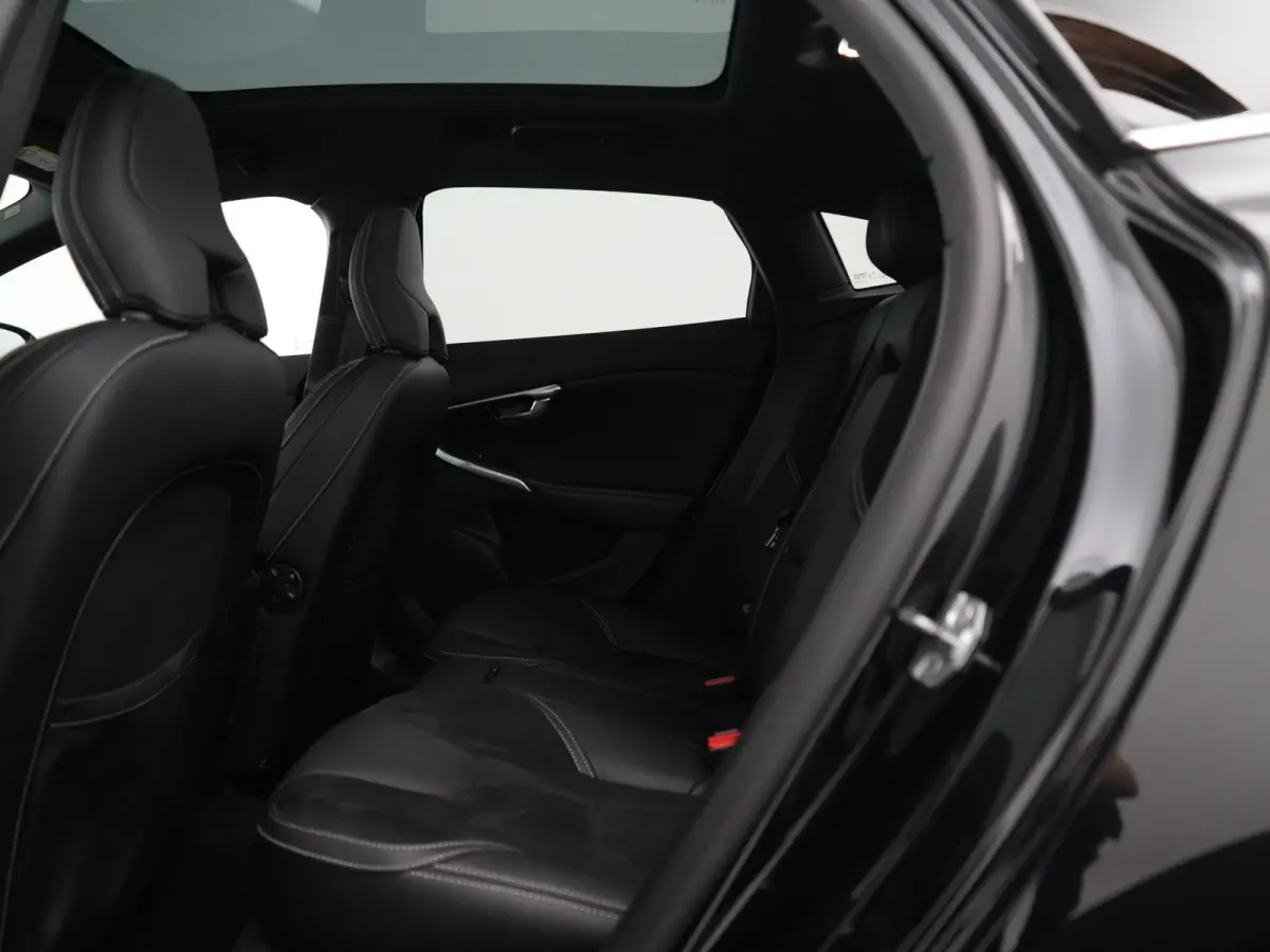 T3 Polar+ Sport | Panoramadak | Standkachel | Harman/Kardon | Volvo On Call | Camera | Nubuck-Leder | LED | R-Design