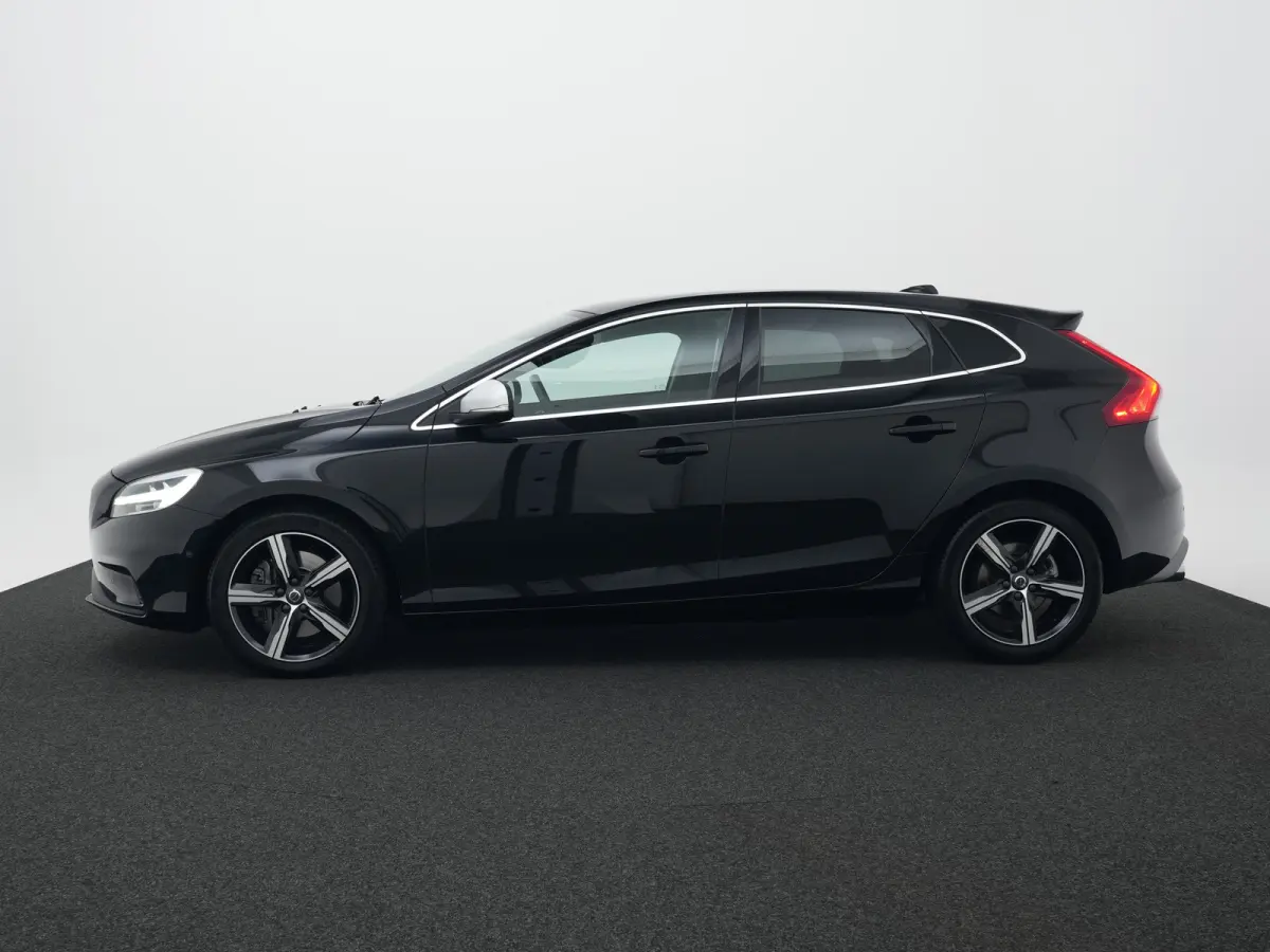 T3 Polar+ Sport | Panoramadak | Standkachel | Harman/Kardon | Volvo On Call | Camera | Nubuck-Leder | LED | R-Design