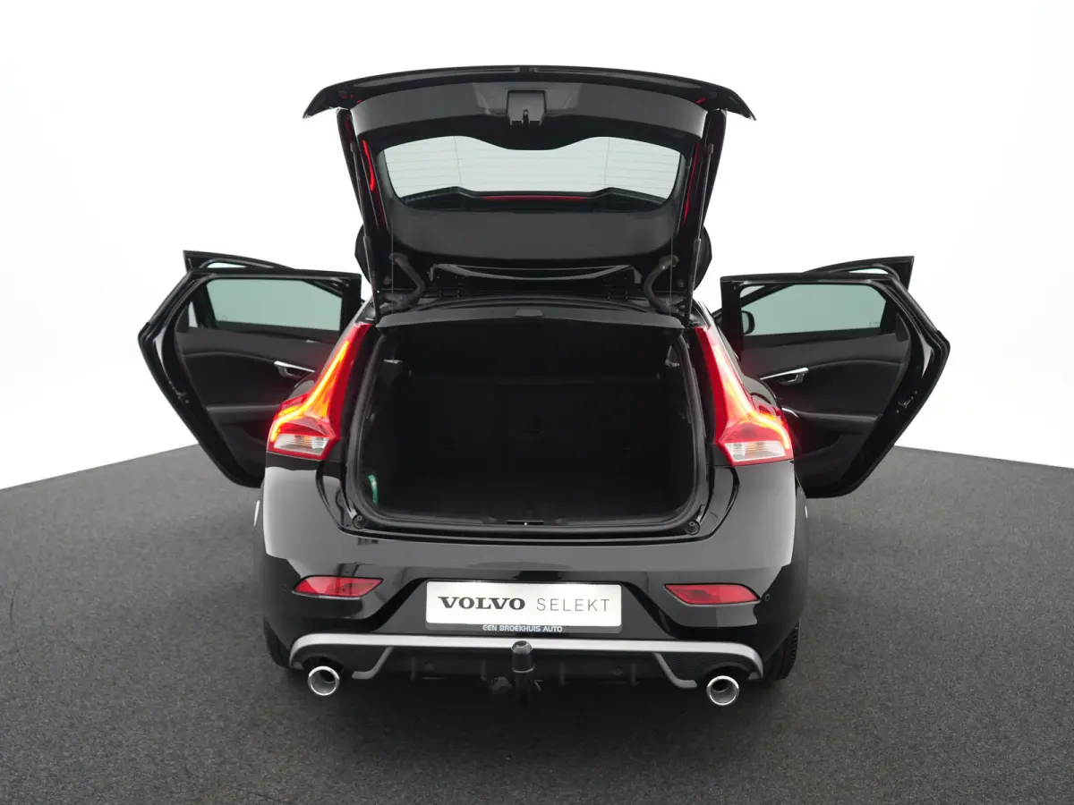T3 Polar+ Sport | Panoramadak | Standkachel | Harman/Kardon | Volvo On Call | Camera | Nubuck-Leder | LED | R-Design