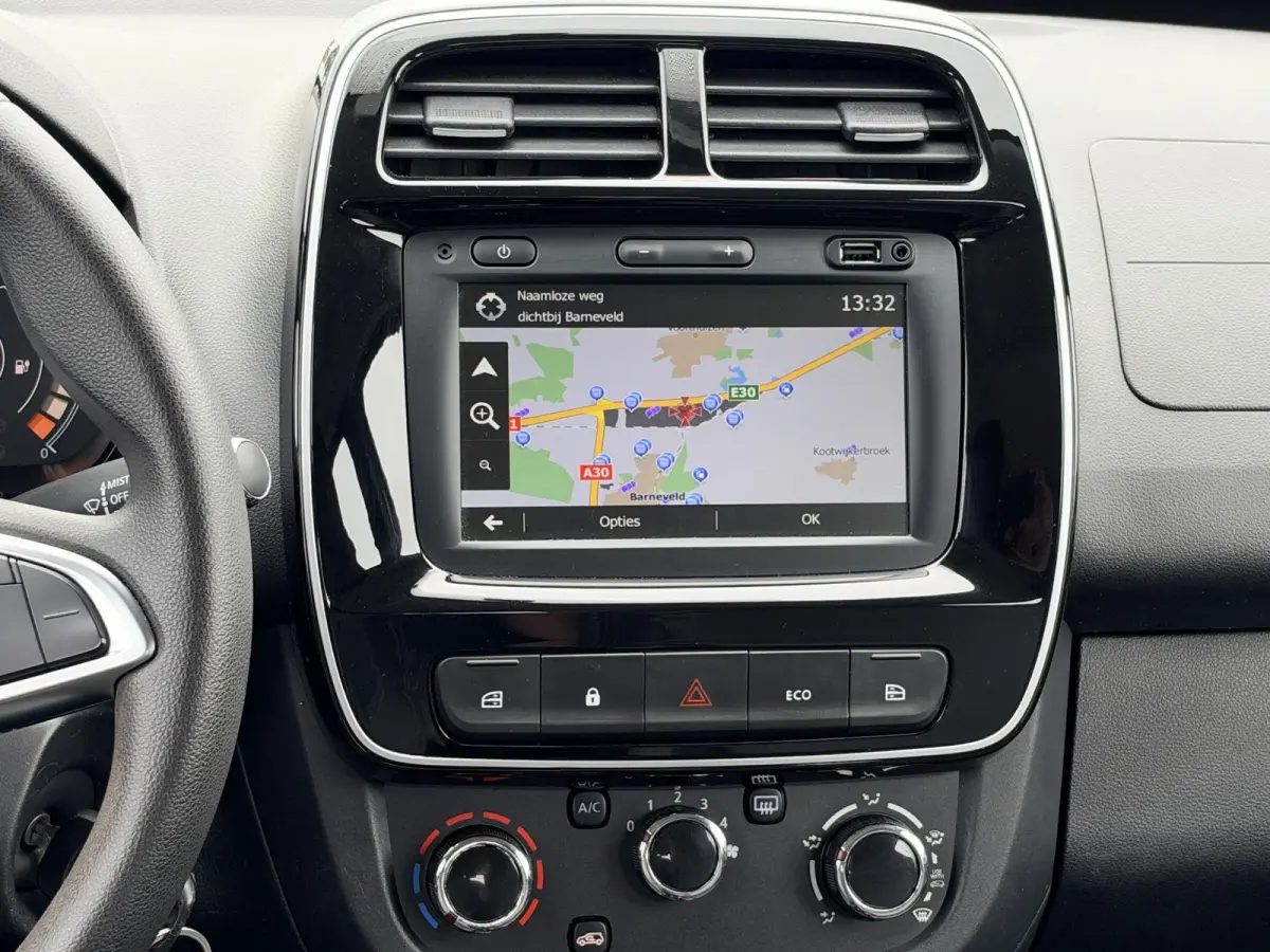 Expression 27 kWh SoH 93,1% | Apple & Android | Navigatie | Lederen Bekleding | NL Auto | Dealeronderhouden |
