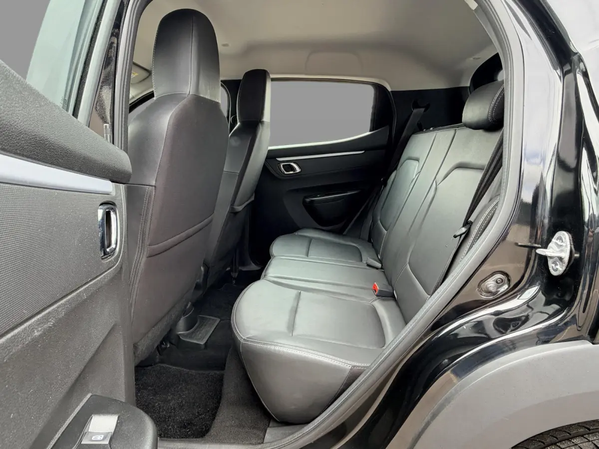 Expression 27 kWh SoH 93,1% | Apple & Android | Navigatie | Lederen Bekleding | NL Auto | Dealeronderhouden |