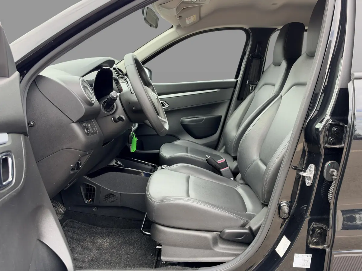 Expression 27 kWh SoH 93,1% | Apple & Android | Navigatie | Lederen Bekleding | NL Auto | Dealeronderhouden |