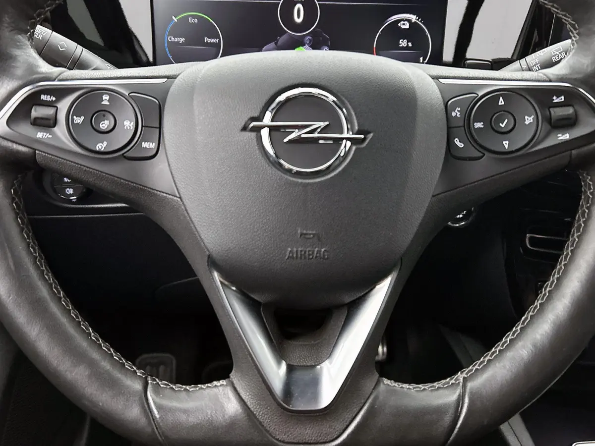 Ultimate 50-kWh 11kw bl. | 136pk | Lederen Bekleding | 32.000km! | Trekhaak | Navigatie | 89% SOH |