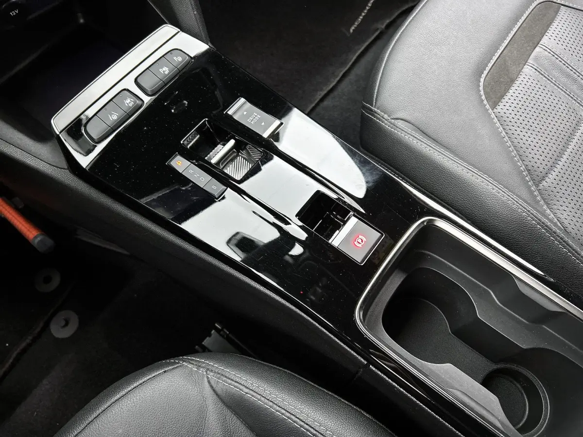 Ultimate 50-kWh 11kw bl. | 136pk | Lederen Bekleding | 32.000km! | Trekhaak | Navigatie | 89% SOH |