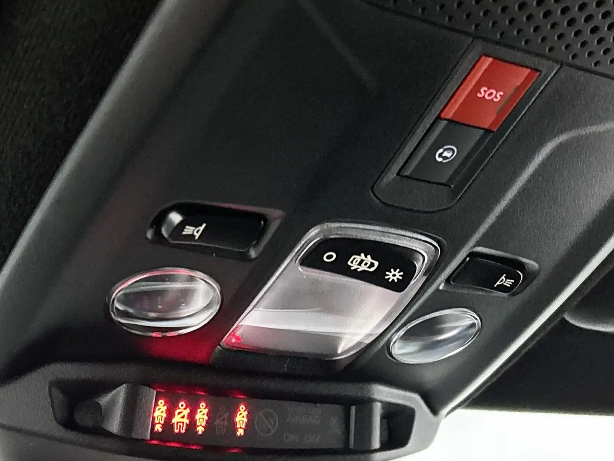 Ultimate 50-kWh 11kw bl. | 136pk | Lederen Bekleding | 32.000km! | Trekhaak | Navigatie | 89% SOH |