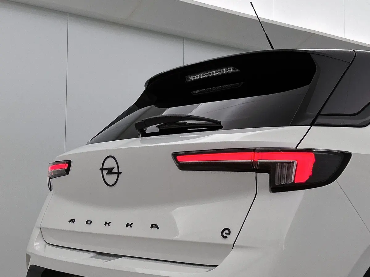 Ultimate 50-kWh 11kw bl. | 136pk | Lederen Bekleding | 32.000km! | Trekhaak | Navigatie | 89% SOH |