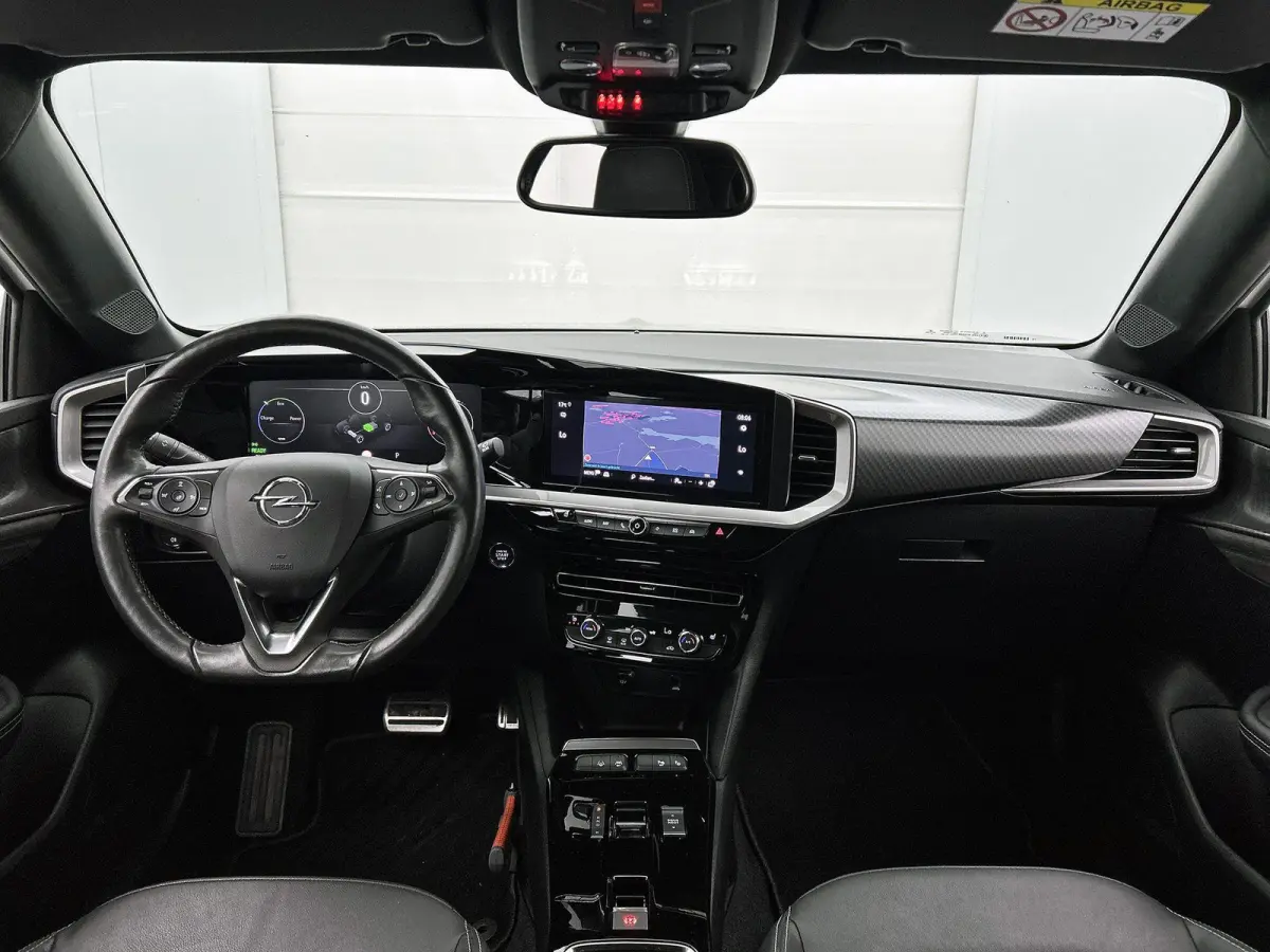 Ultimate 50-kWh 11kw bl. | 136pk | Lederen Bekleding | 32.000km! | Trekhaak | Navigatie | 89% SOH |