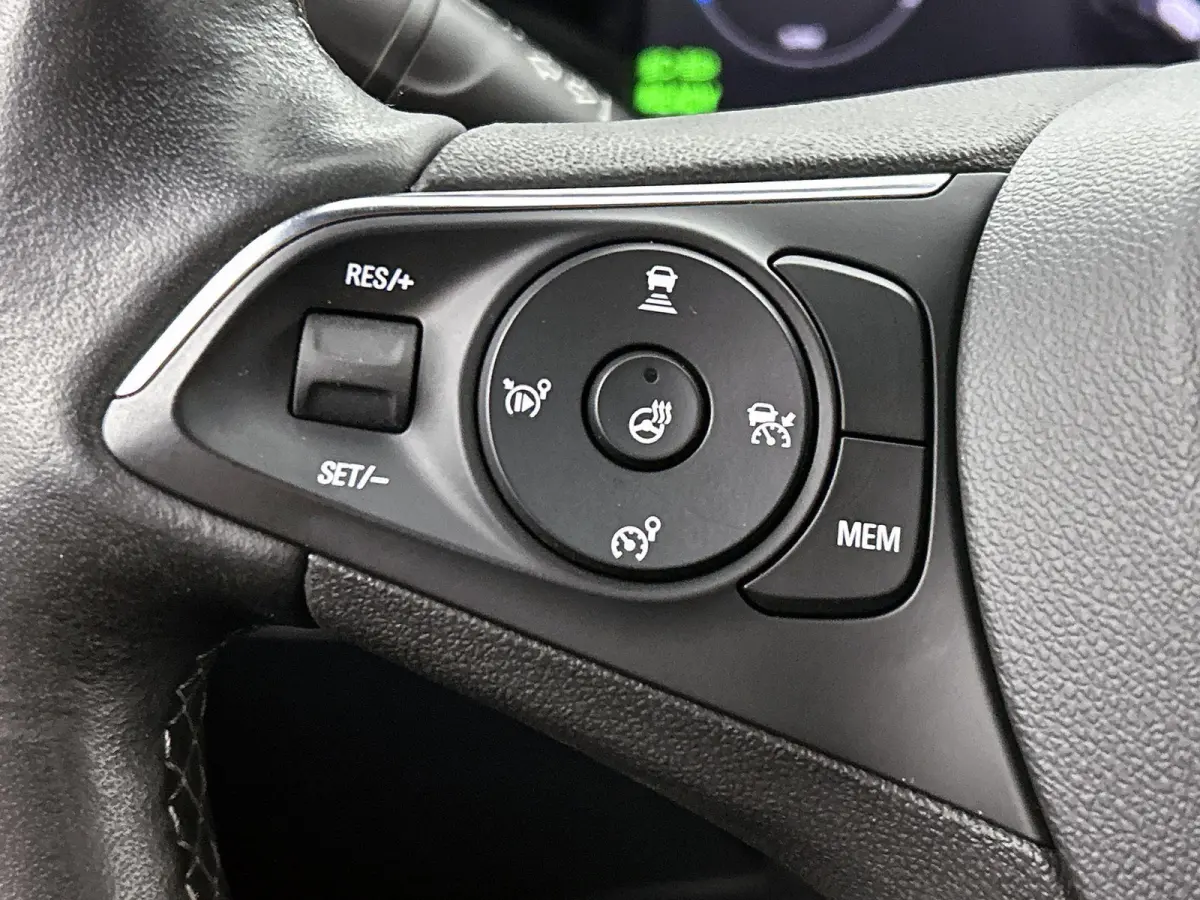 Ultimate 50-kWh 11kw bl. | 136pk | Lederen Bekleding | 32.000km! | Trekhaak | Navigatie | 89% SOH |