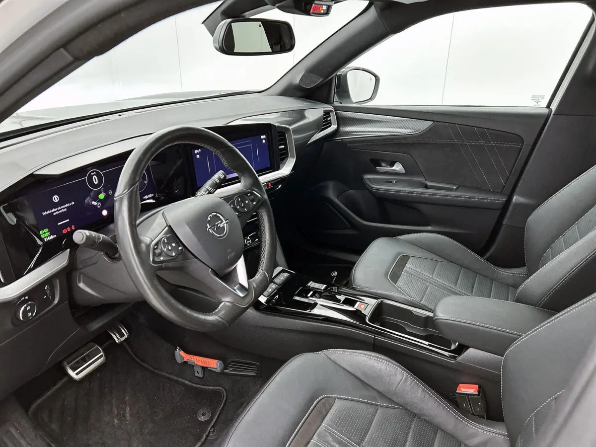 Ultimate 50-kWh 11kw bl. | 136pk | Lederen Bekleding | 32.000km! | Trekhaak | Navigatie | 89% SOH |