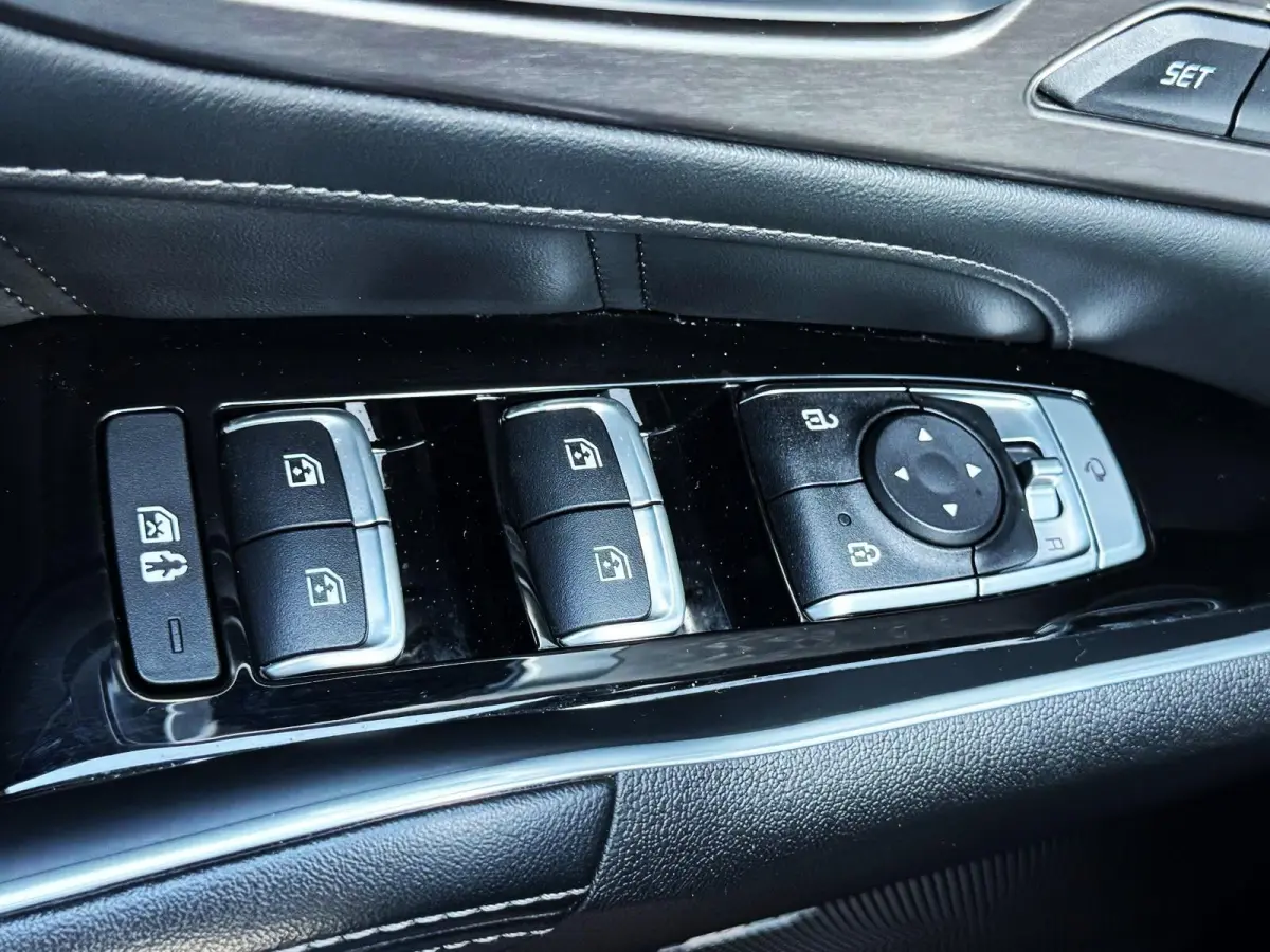 1.6 TGDI Hybrid Emotion P. Luxury 2WD 7p./360 camera/Panodak